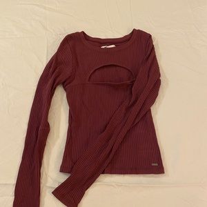 Hollister long sleeve tee with front detail!